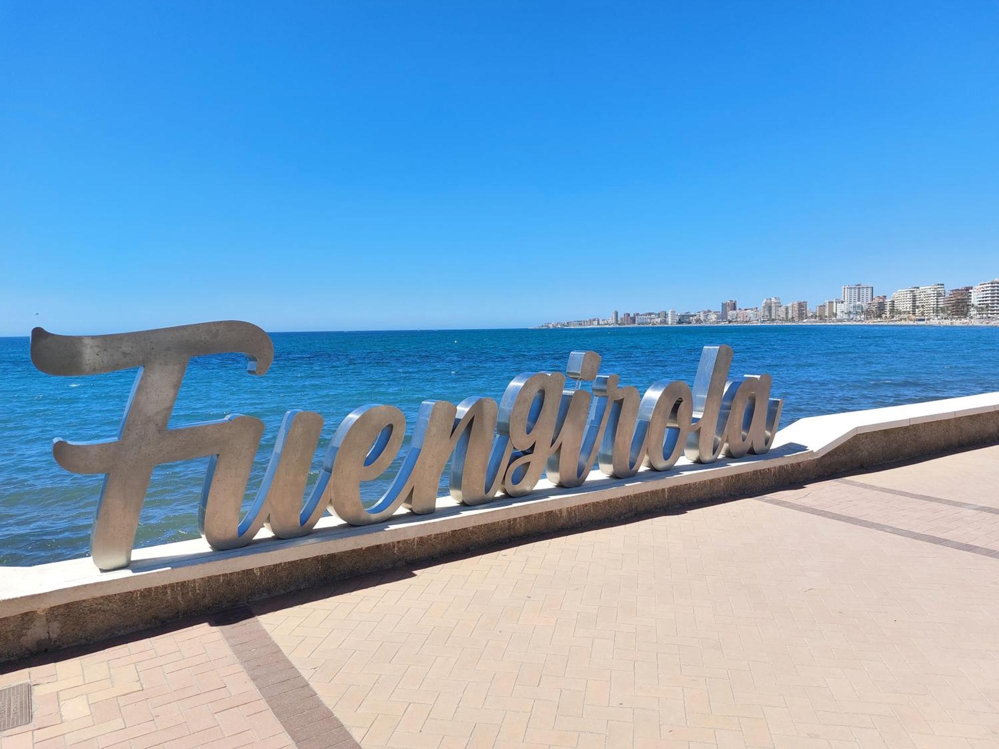 Estudio Con Piscina Y Parking, Playa A 4 Min A Pie, Tren A 2 Min Fuengirola Esterno foto