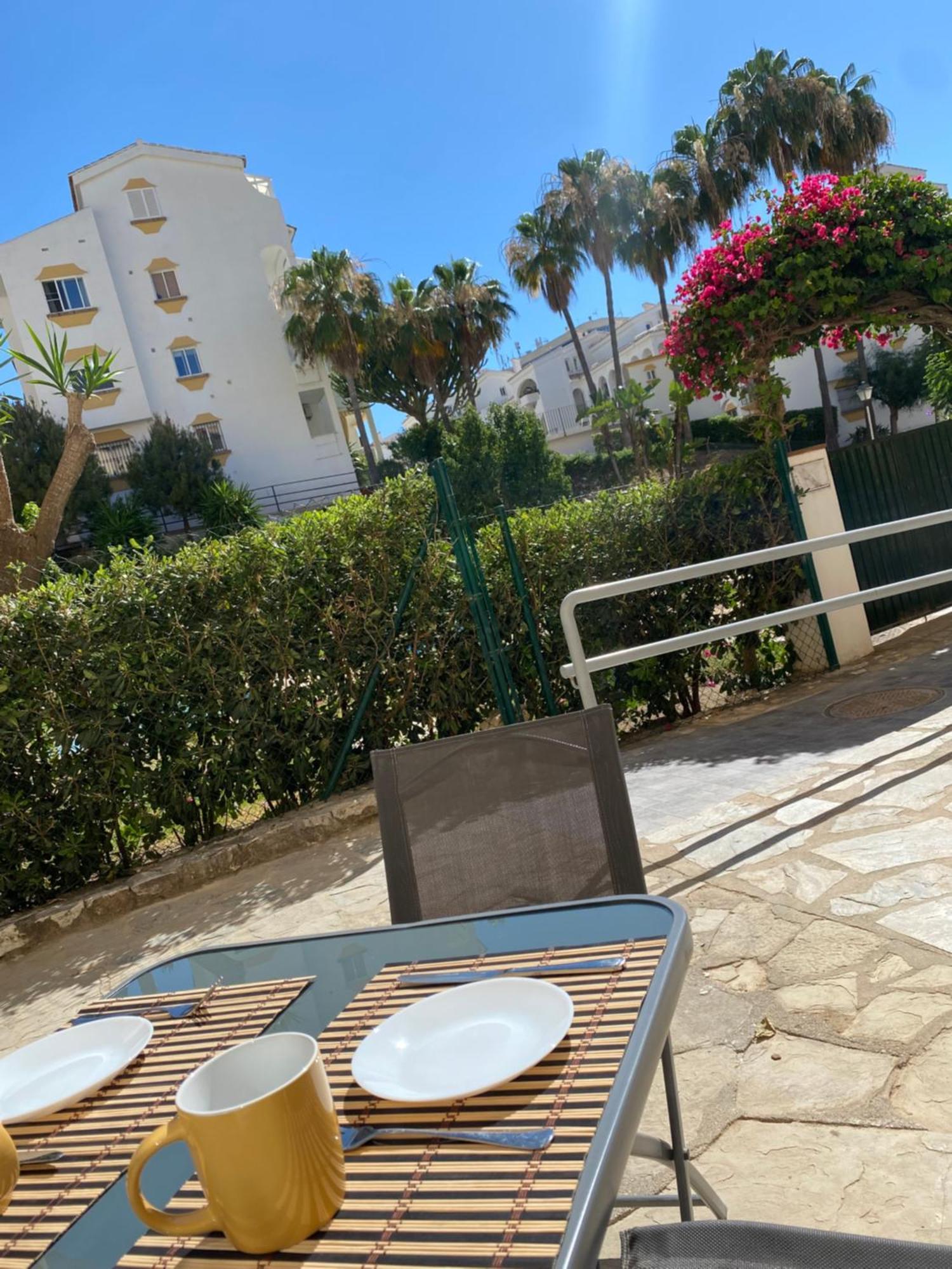 Estudio Con Piscina Y Parking, Playa A 4 Min A Pie, Tren A 2 Min Fuengirola Esterno foto